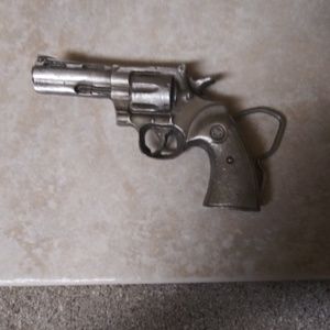 VINTAGE HEAVY DUTY BUCKLE PISTOL DATED 1978 BERGAM